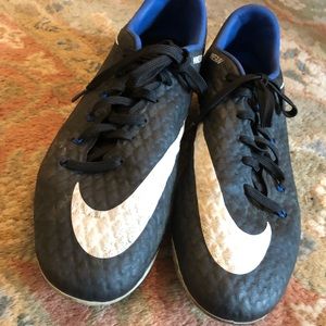 Nike Soccer Cleats - Barely Worn